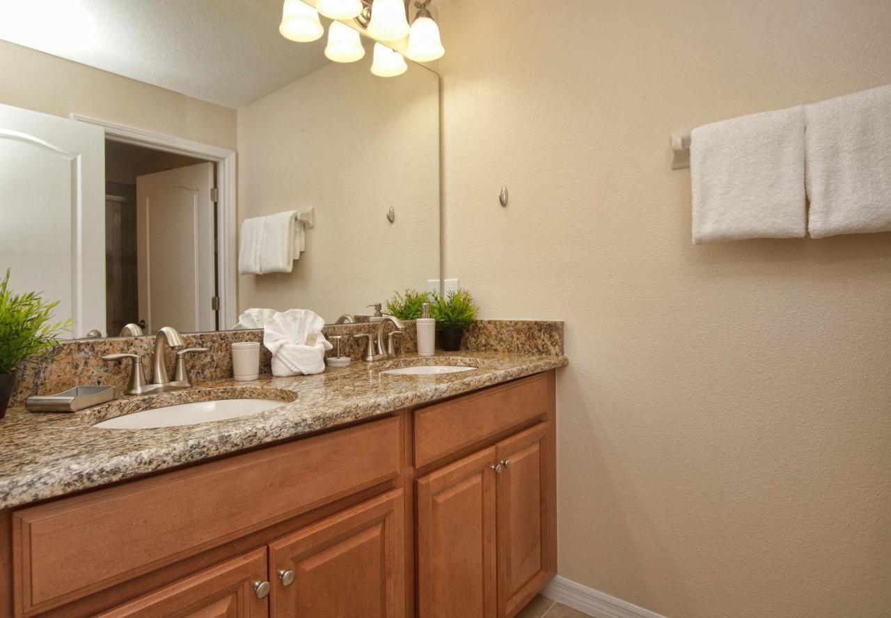 Holiday home Dog Friendly Townhome W- Splashpool-3202pp